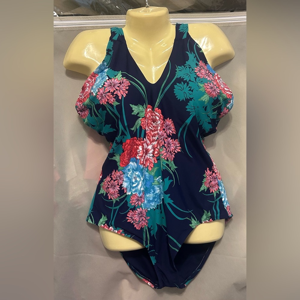 NWOT Apt. 9 Floral Print Swimsuit
